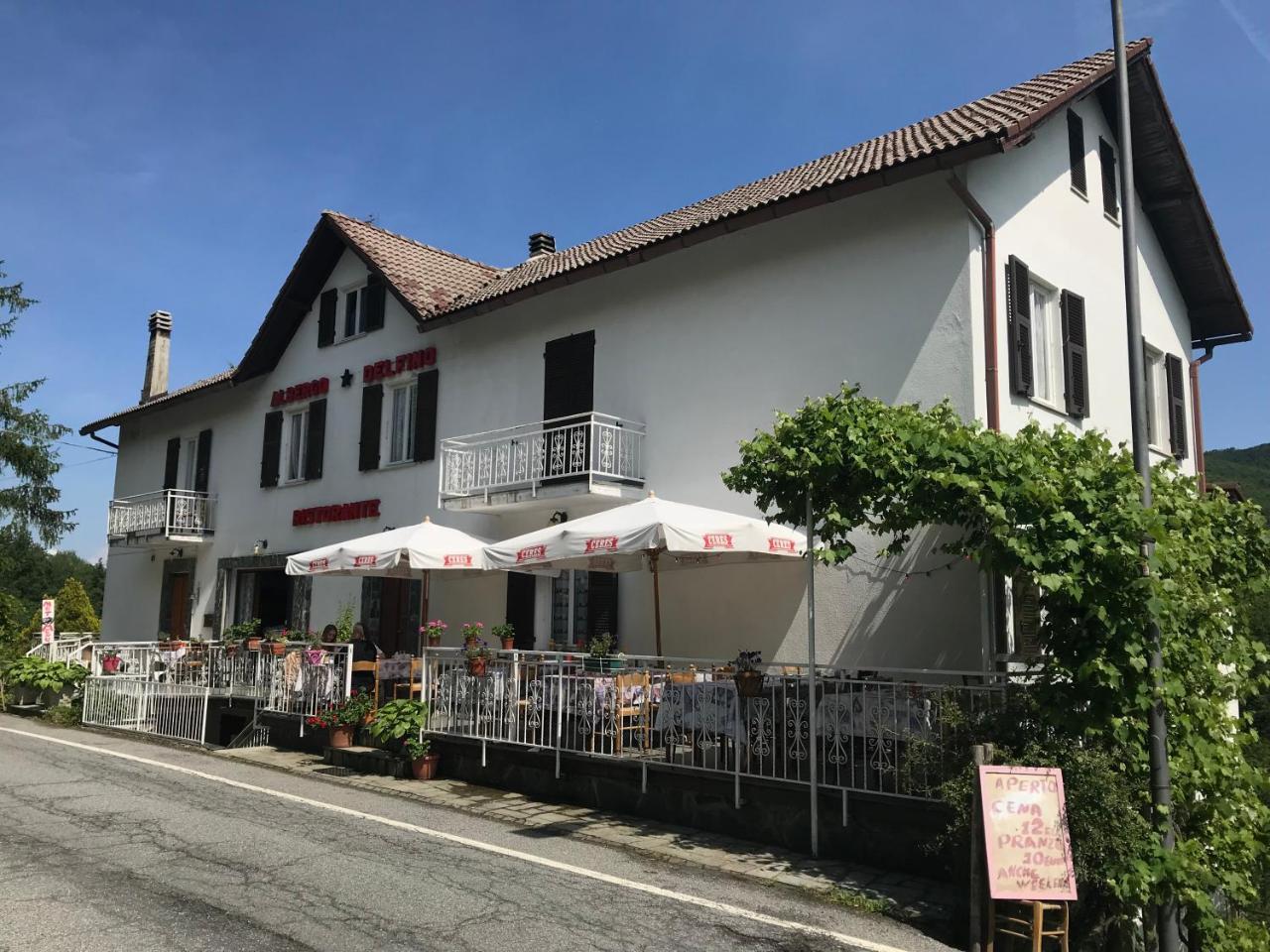 Albergo Delfino San Pietro d'Olba Екстериор снимка