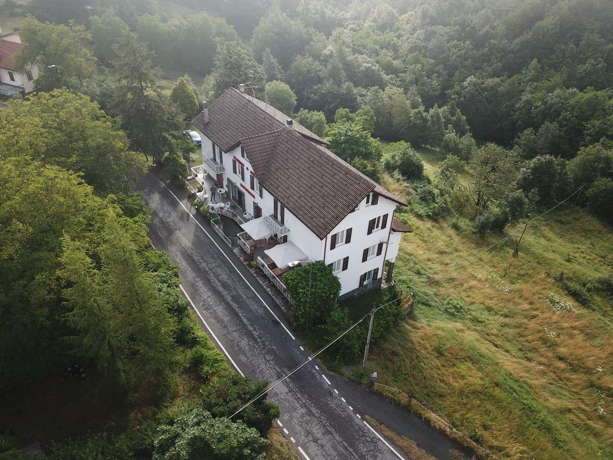 Albergo Delfino San Pietro d'Olba Екстериор снимка