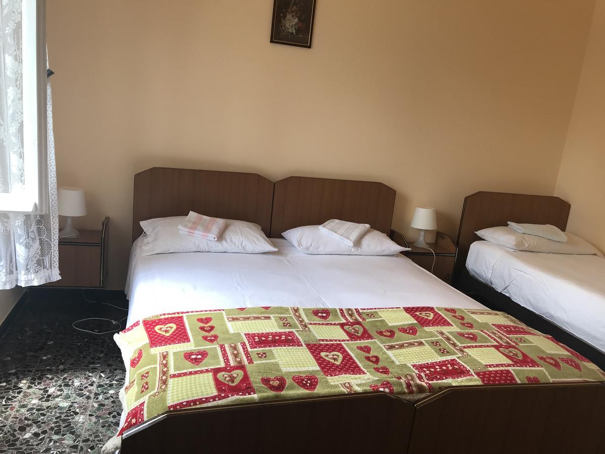Albergo Delfino San Pietro d'Olba Екстериор снимка