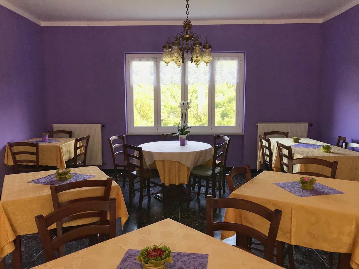 Albergo Delfino San Pietro d'Olba Екстериор снимка