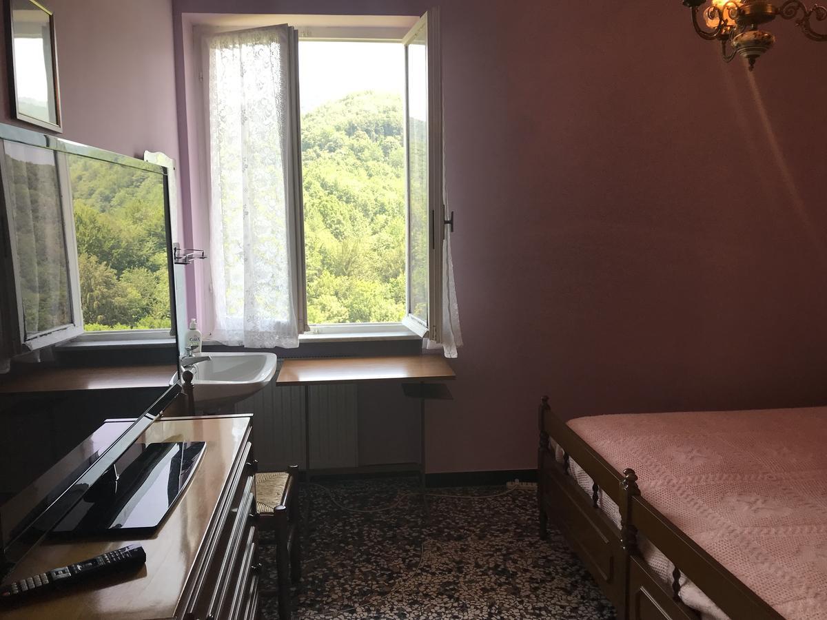 Albergo Delfino San Pietro d'Olba Екстериор снимка