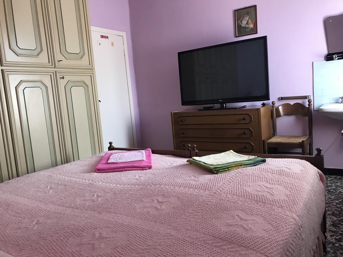 Albergo Delfino San Pietro d'Olba Екстериор снимка