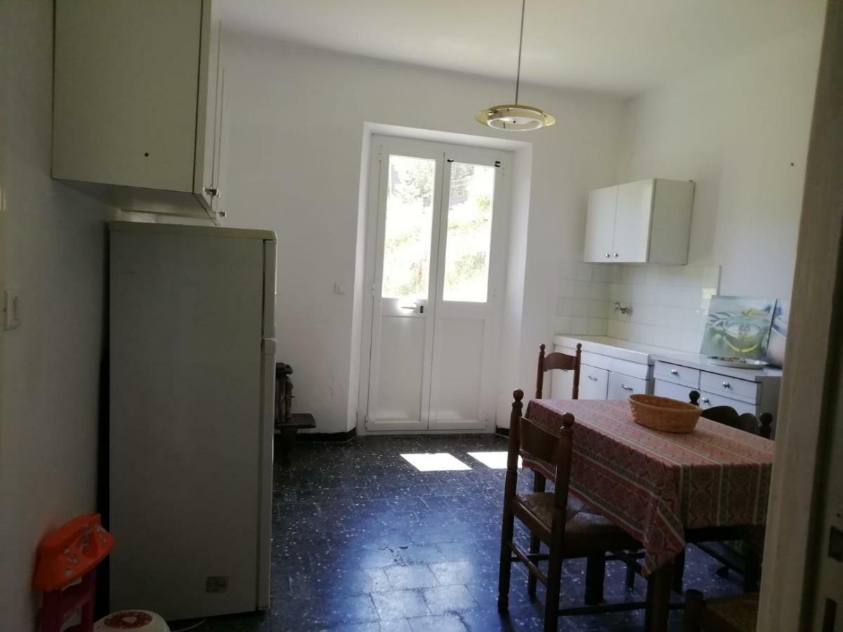 Albergo Delfino San Pietro d'Olba Екстериор снимка